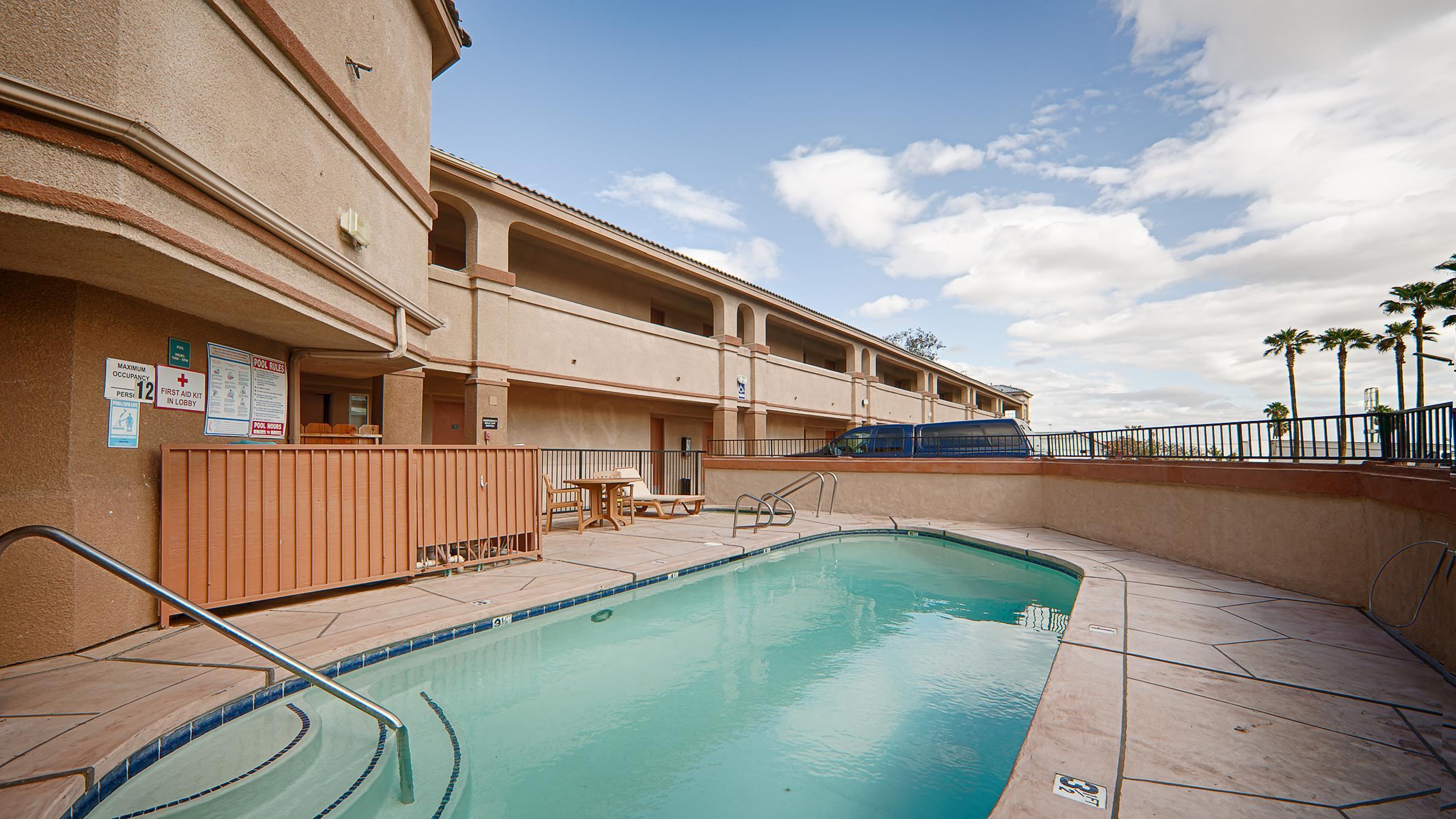 Best Western Kettleman City Inn & Suites Экстерьер фото